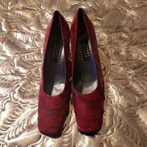 Stuart Weitzman cranberry diamondbac size 8.5 AA only worn 1 time beautiful